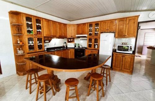 Encantado House | Casa de campo, Piscina e Cristo