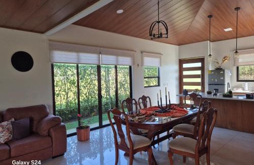 Santiago House | Casa de campo Pura Vida