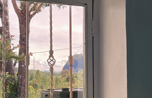 Guatape Villa | Casa De Colores