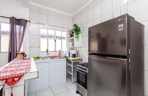 Quietude Apartment | Casa de condomínio HP4 - Ar-condicionado - Ideal para turistas e empresas - 7 min de carro das praias Tupi e Ocian