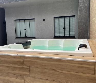 Foz do Iguacu House | Casa de estilo elegante com jacuzzi