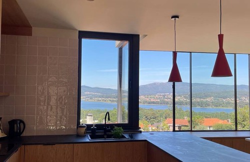 Lanhelas House | Casa de Férias com Piscina e Vista Fantástica
