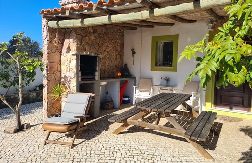 Barracao House | Casa de Férias no Campo, Lugar Para Relaxar Perto de Eventos e Praias do Algarve