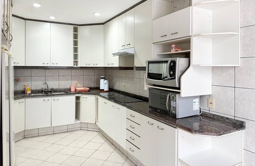 Palhoca House | Casa de Frente pro Mar com Piscina