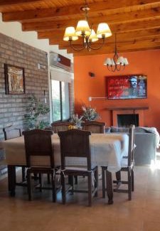Villa Basilio Nievas House | Casa de Fin de semana en Zonda El poder del Ahora