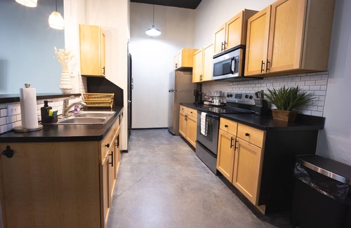 Norman House | Casa de Flo - 3 BD/3 Bath SPACIOUS CONDO