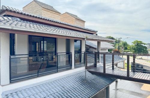 Palhoca House | Casa de Frente pro Mar com Piscina - PLH004