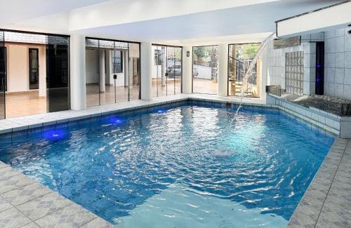 Palhoca House | Casa de Frente pro Mar com Piscina - PLH004