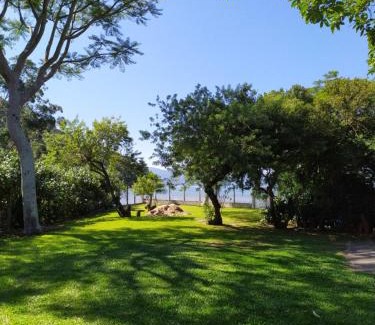 Palhoca Resort | Casa de Frente para o Mar na Enseada de Brito