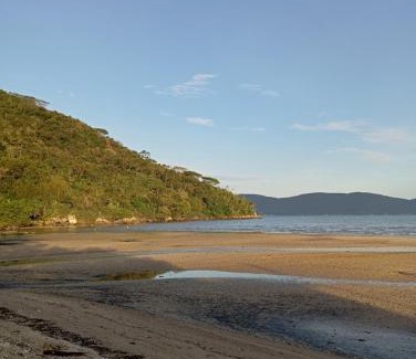 Palhoca Resort | Casa de Frente para o Mar na Enseada de Brito