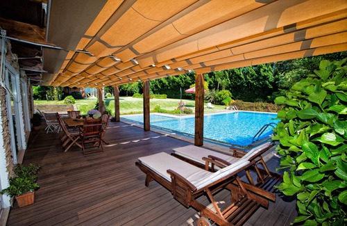 Esposende House | Casa de Goios - House w/pool surrounded by spacious gardens -Ideal for relaxing