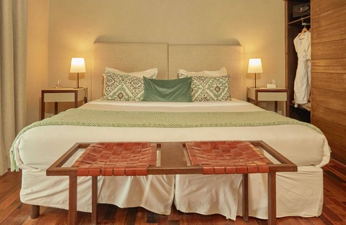 Vista Flores Hotel | Casa de Huespedes Gimenez Riili