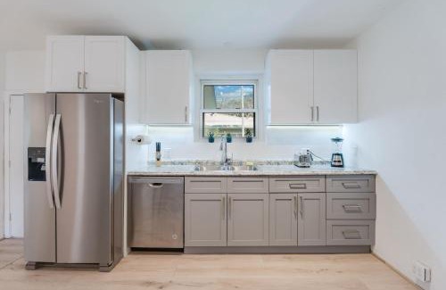 The Roads House | Casa de Jai- your Green Space near Brickell