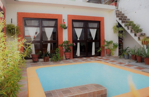 Centro House | CASA DE LA CRUZ IN THE HEART OF TEQUISQUIAPAN