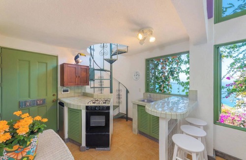 Conchas Chinas House | Casa de la Hoja: Private and Quiet 3 BR/4BA Home in Exclusive Conchas Chinas