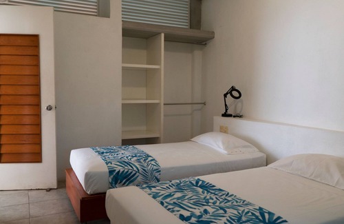 Las Playas Hotel | Casa de la Luna in Acapulco
