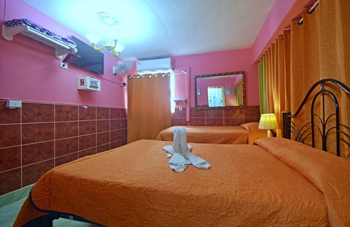 Cienfuegos Bed & Breakfast | Casa De Las Banderas