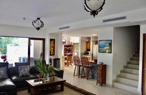 El Farallon del Chiru Villa | Casa de las Uvas a natural oasis 5 minutes from the sea