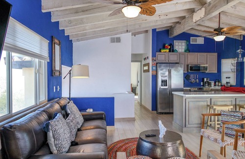 Las Conchas House | Casa de las Vistas: Soak in the sunset from this cozy beachview paradise