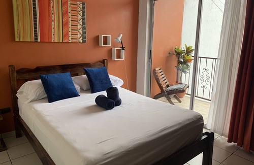 Turrialba House | Casa de Lis Hotel & Tourist Information Centre