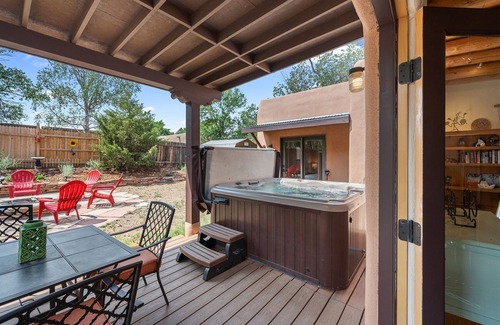 Santa Fe House | Casa de Lorenzo - Hot Tub and Fire Pit