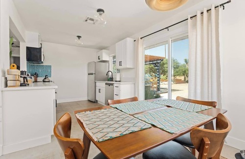 Yucca Valley House | Casa de Los Altos: Desert Garden w/HotTub & Pool