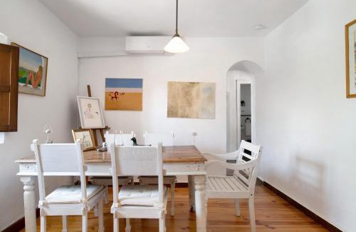Facinas House | Casa De Los Pintores Facinas