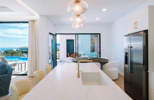 Ponta Garca House | Casa de Maddalone! Luxury Stay!