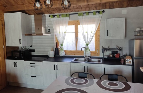 Olocau del Rey House | Casa de Madera con Jardín