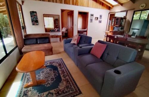 Quebrada Grande Ski Chalet | Casa de Montaña Tica Linda