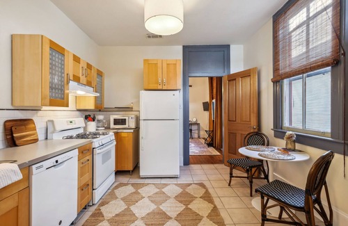 Mid-City House | Casa De Orleans