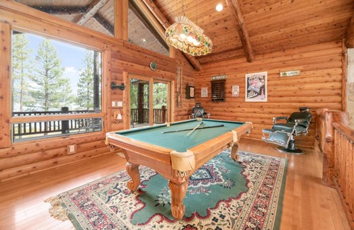 Big Bear Lake House | Casa De Oso Lakefront - Make memories at this stunning home! Billiards & Cinema room