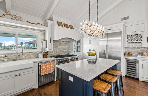 Jamaica Beach House | Casa de Palmas: Ultimate Pool w/Grotto, Hot Tub & Bar