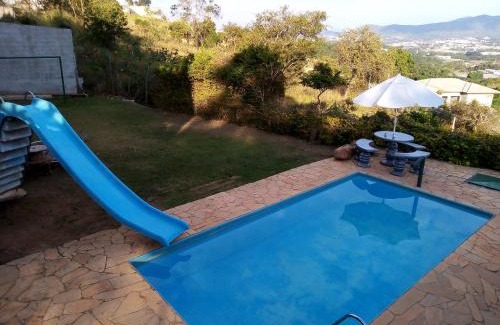 Mato Dentro House | Casa de Pedras na Montanha Stone House