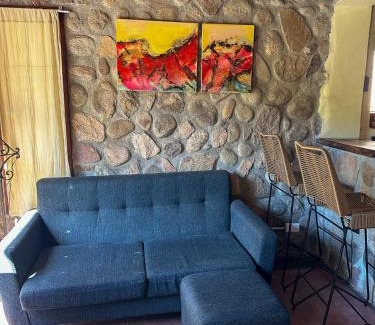 Las Rabonas House | Casa de piedra con jardin y pileta - privada