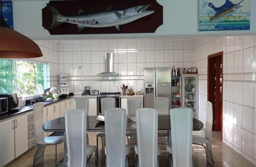 Costa do Sol House | Casa de praia Bertioga Riviera Guaratuba 20 metros da praia