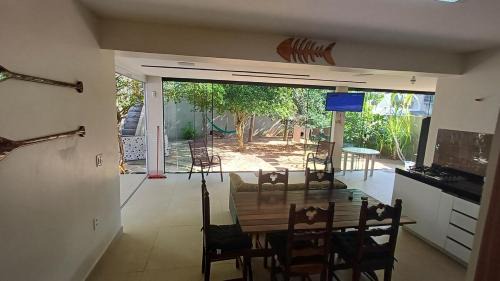 Itauna House | Casa de praia em Itaúna, Saquarema, Pertinho do mar 150 m da areia com 3 quartos e ar condicionado