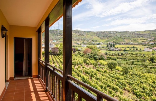 Valdigem House | Casa de São Bernardo by LovelyStay
