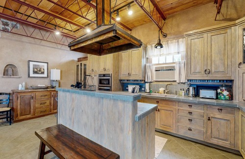 Taos House | Casa de Taos: Enchanting Retreat on 2.5 Acres w/Hot Tub & Stunning Views