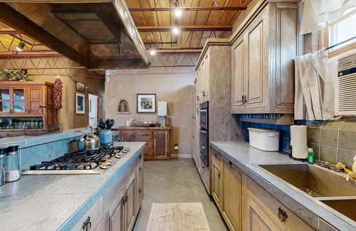 Taos House | Casa de Taos: Enchanting Retreat on 2.5 Acres w/Hot Tub & Stunning Views