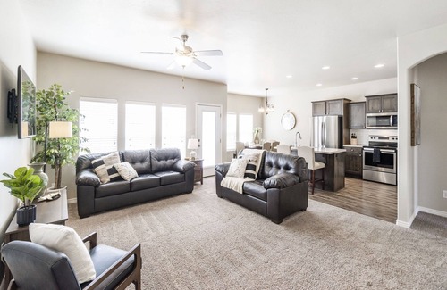 Twin Falls House | -CASA de Twin Falls-Cleaning #1 Priority-
