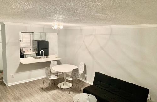 Woodlake - Briar Meadow Apartment | Casa De Vacacion/VACATION APT 1 BEDROOM