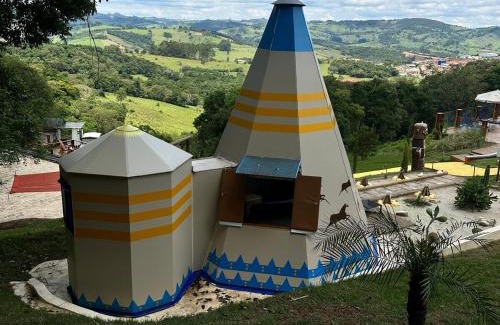 Bueno Brandao Apartment | Casa de Vidro - Vila Mágica