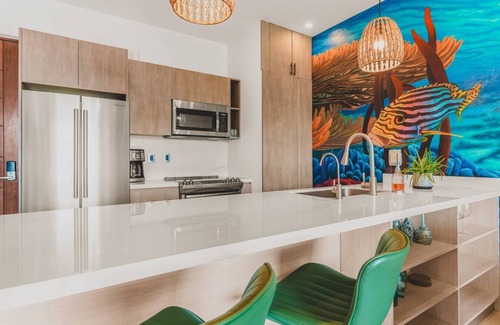 San Francisco Apartment | Casa De Vigil: Beachfront Oasis Ocean Views & Pool