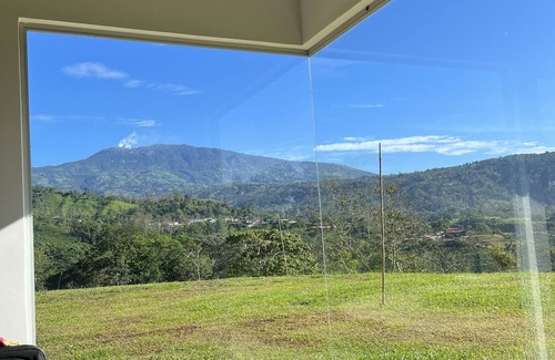 Santa Cruz de Turrialba House | Casa de Volcán