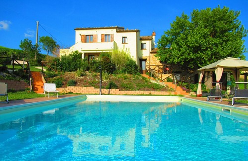 Arcevia Apartment | Casa dei Sogni d'Oro - Apart. Nidastore with pool 12x6 m - panoramic view