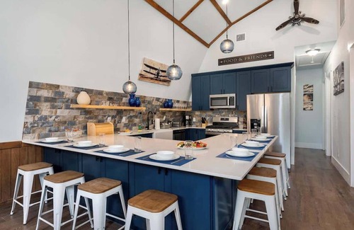 Wimberley House | Casa del Avion and Casa Coop