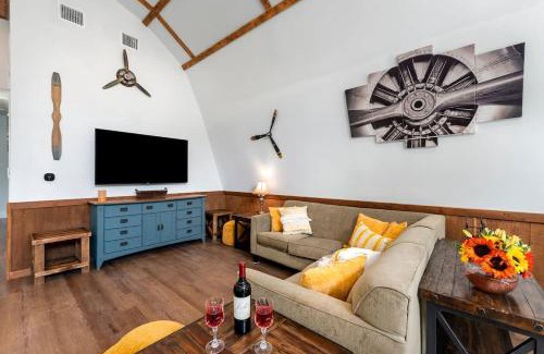 Wimberley House | Casa del Avion and Casa Coop