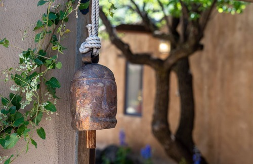 Historic Eastside House | Casa Del Bosque - Walk to Canyon Rd