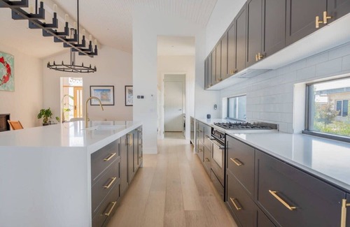Bellbrae House | Casa del Candelabra - light filled luxury retreat
